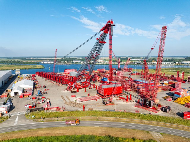 Mammoet lanceert ’s werelds sterkste landkraan