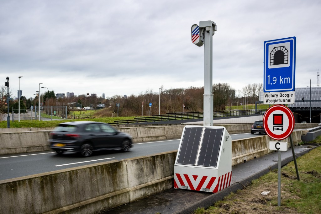 Flexflitsers maken Rotterdamsebaan verkeersveiliger