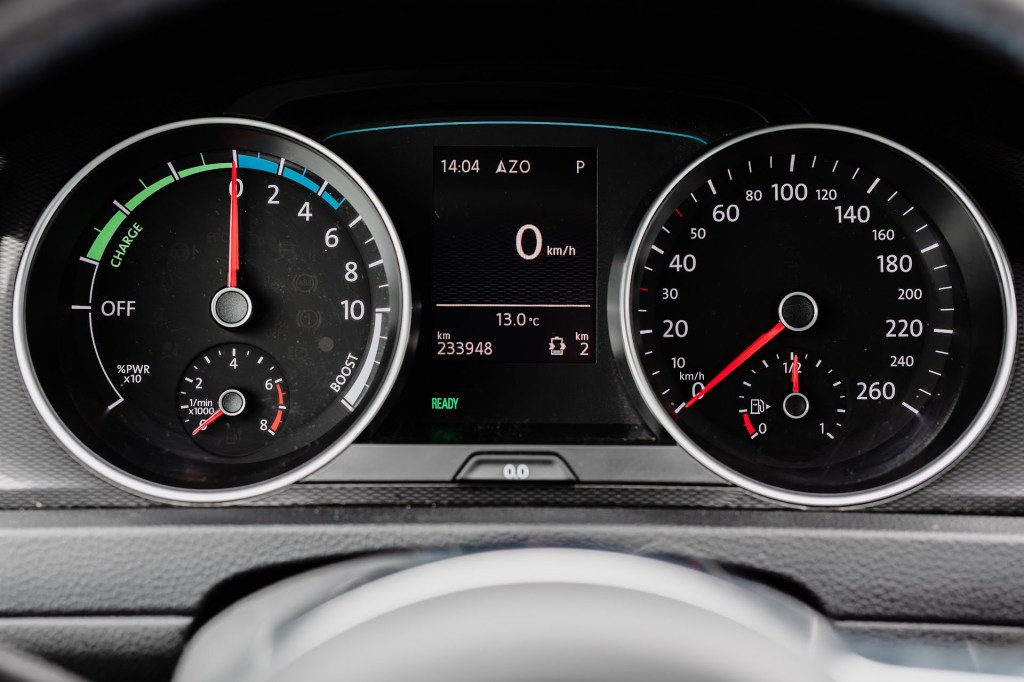 RDW neemt nu ook Duitse tellerstanden op in kentekenregister