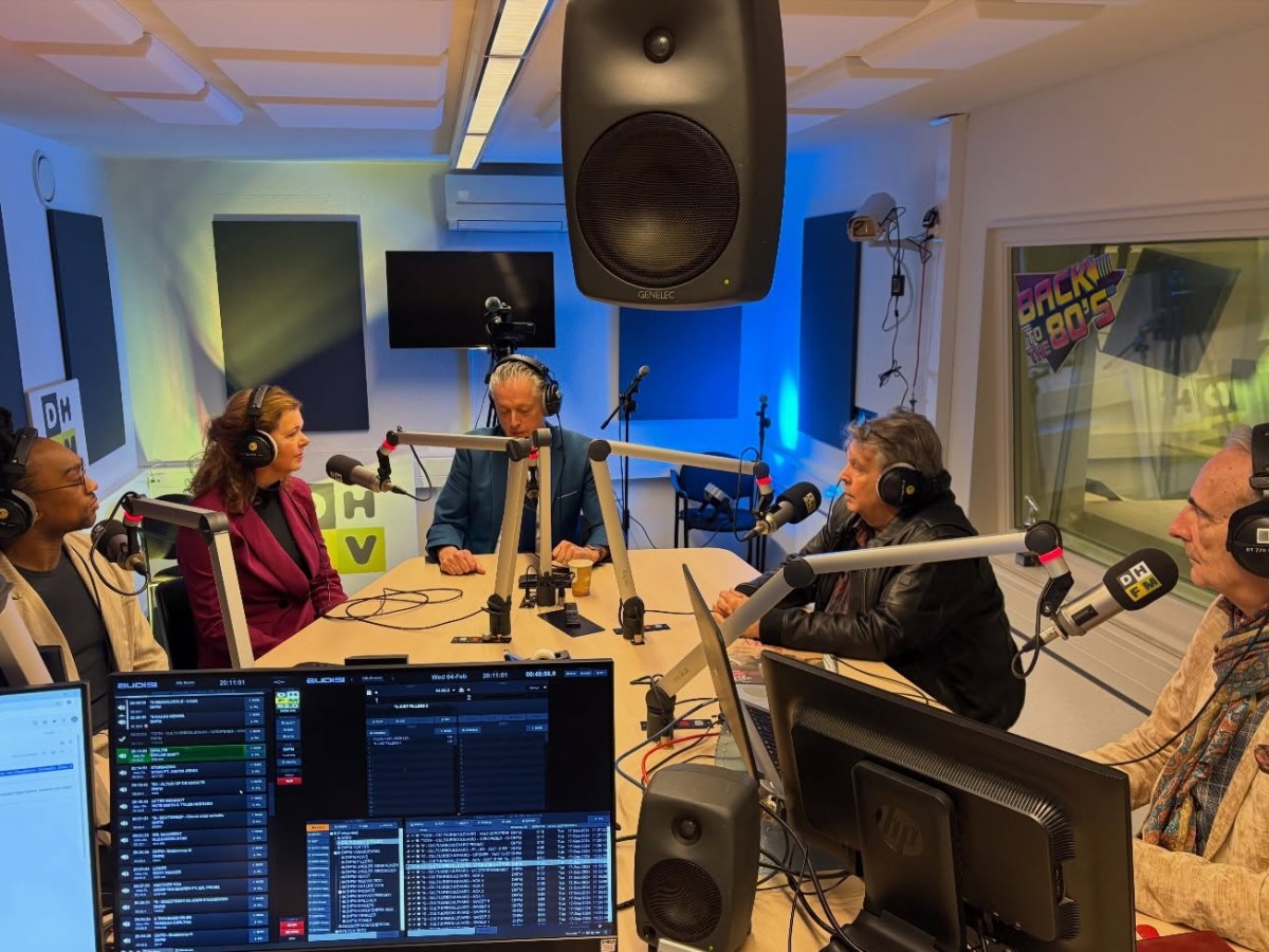 Discophonic Orchestra blaast de gloriedagen van disco nieuw leven in laat heel Den Haag&nbsp;dansen