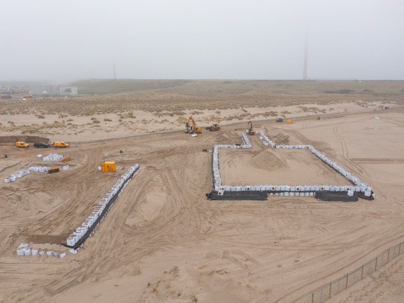 Werkzaamheden op strand Maasvlakte in volle gang voor aansluiting wind op zee 