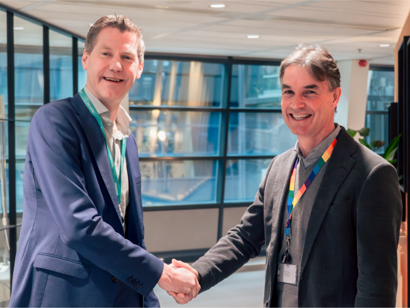 OGD en VGZ verlengen samenwerking in beheer werkplekomgeving