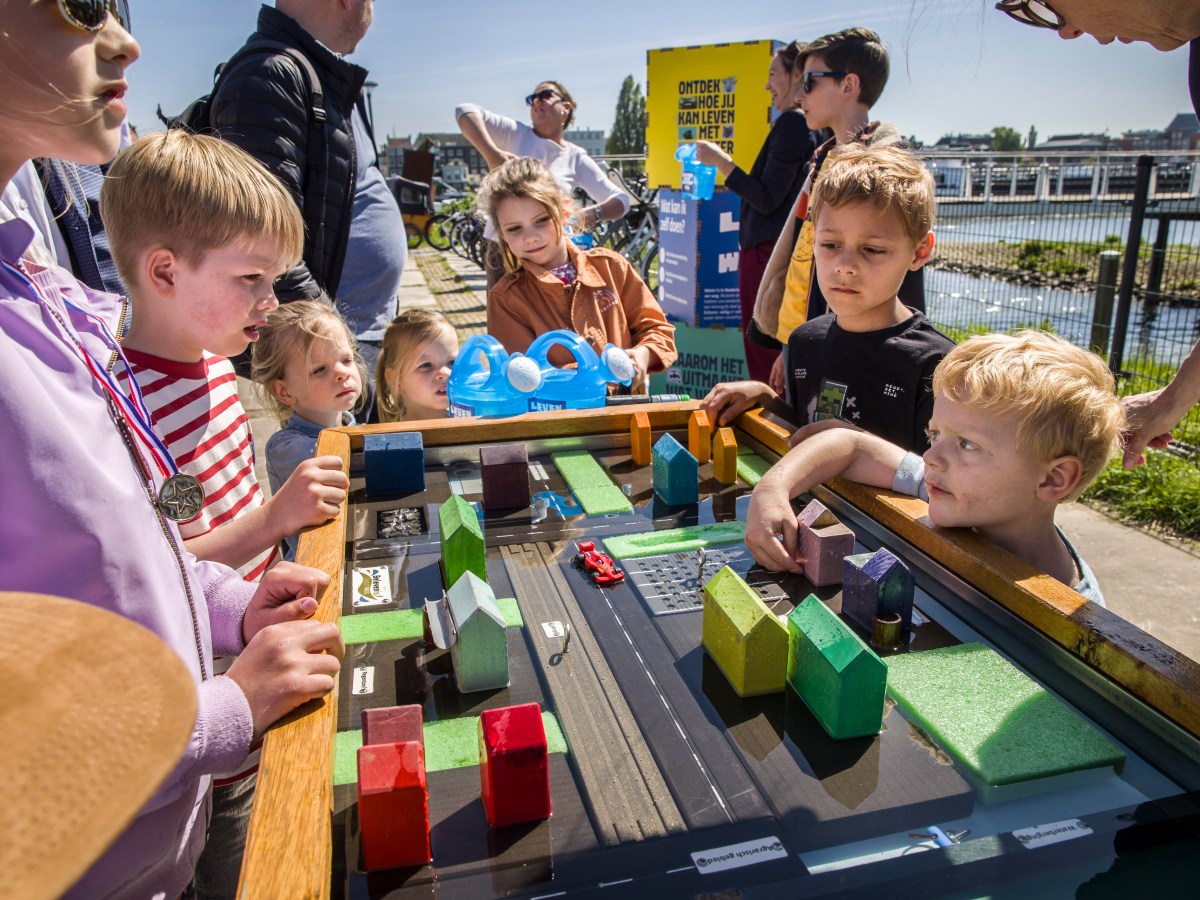Start Leven met Water-week met waterspelen bij watertoren&nbsp;Zwijndrecht