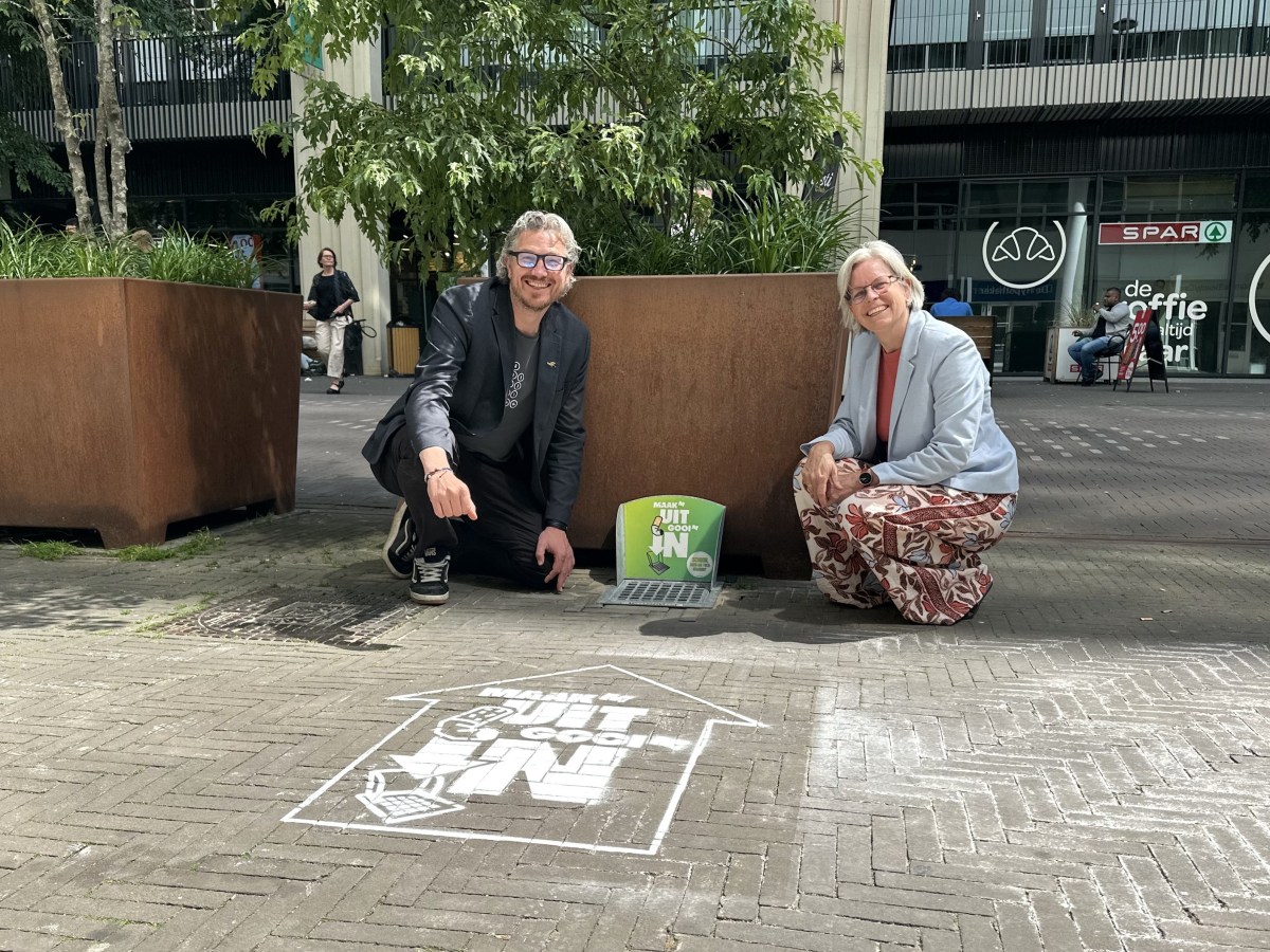 ‘Maak ’m uit, gooi ’m in’: Den Haag zet in op minder peuken op&nbsp;straat