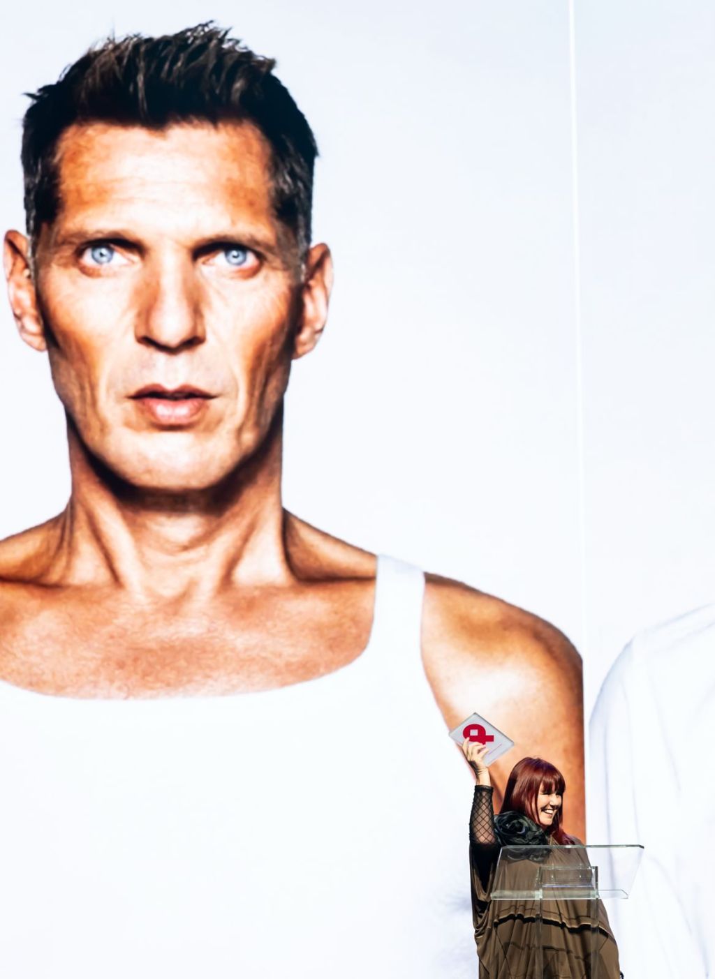 Het Amsterdam Diner 2026 eert nalatenschap van Erwin Olaf met de Amsterdam Dinner Award