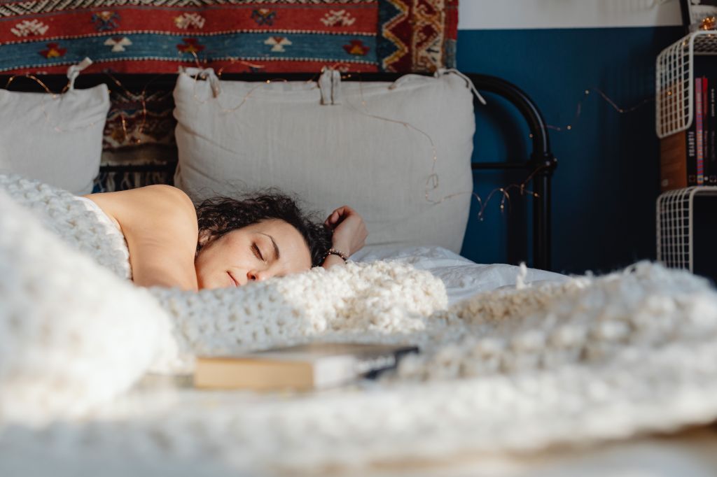 55% van de Nederlanders gaat later naar bed door lange lichte&nbsp;zomeravonden