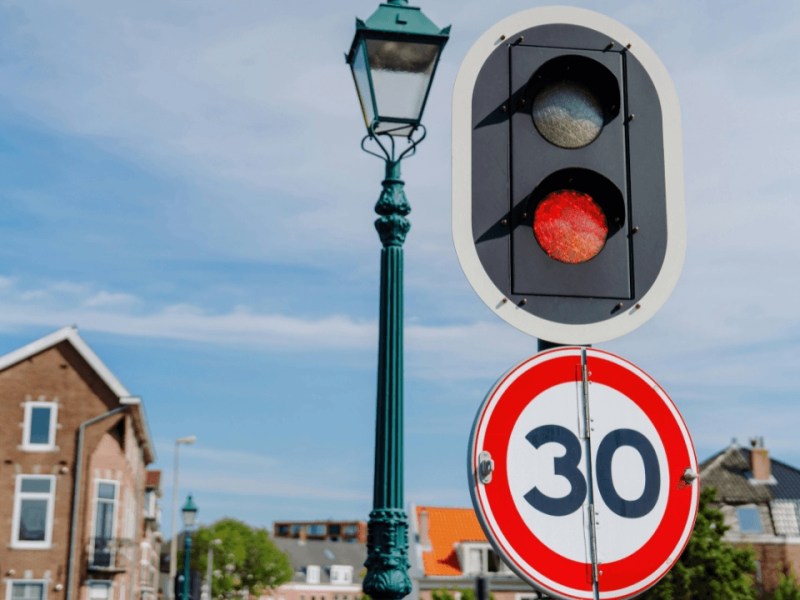 Ruim 7,6 miljoen verkeersboetes in 2025, goed voor ruim 900 miljoen&nbsp;euro