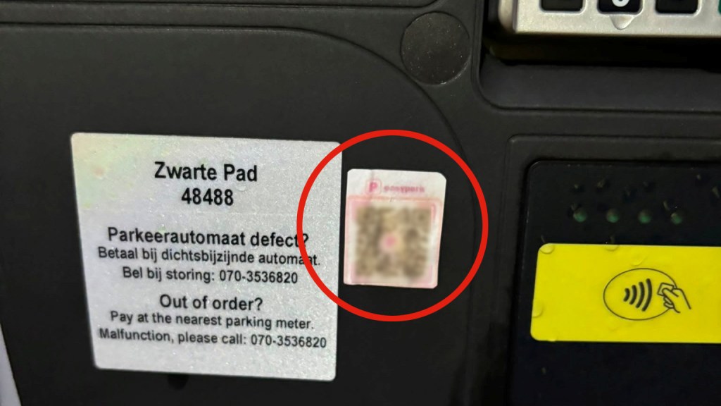 Gemeente waarschuwt voor valse QR-codes op parkeerautomaten in