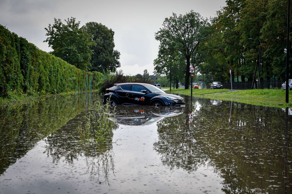 Extreem weer vergroot risico op auto- en bromfietsschades
