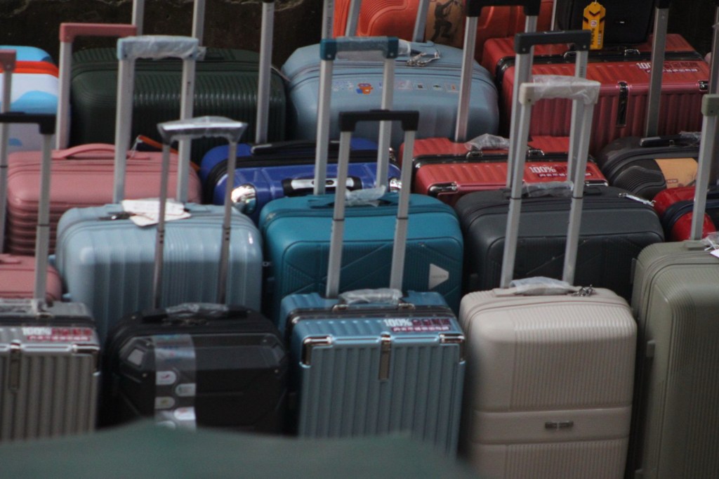 Overpakken op vakantie: 51% neemt kleding mee waarvan ze weten dat die ongedragen&nbsp;blijft