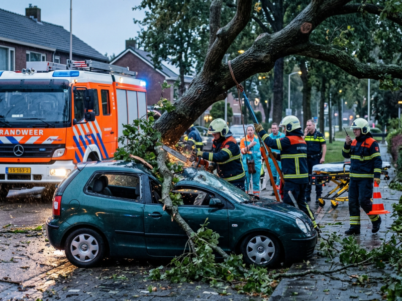 Kans op storm vrijdag: niet iedere automobilist verzekerd tegen&nbsp;schade